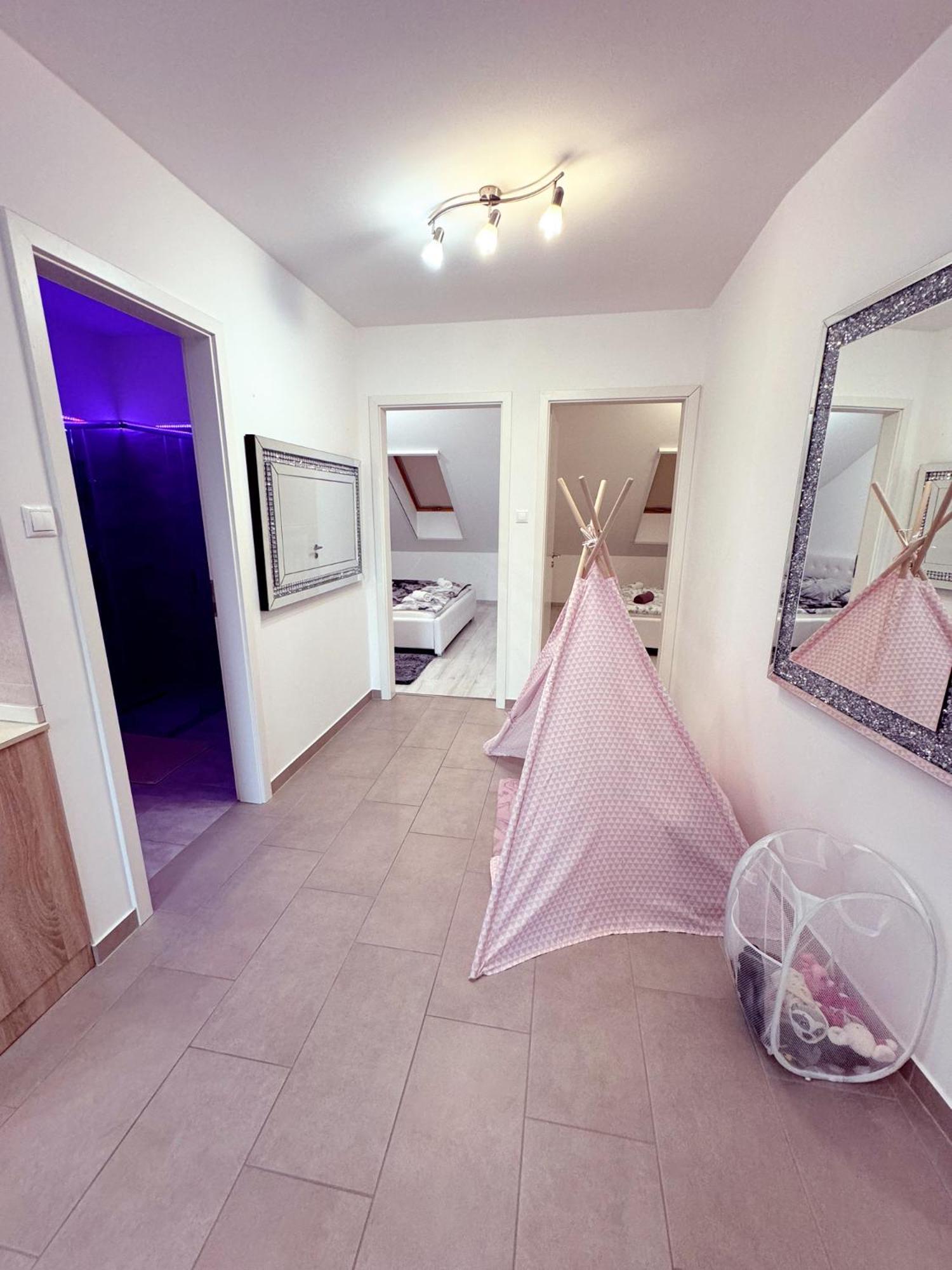 Ferienwohnung Exclusive Family Apartman Pécs Exterior foto